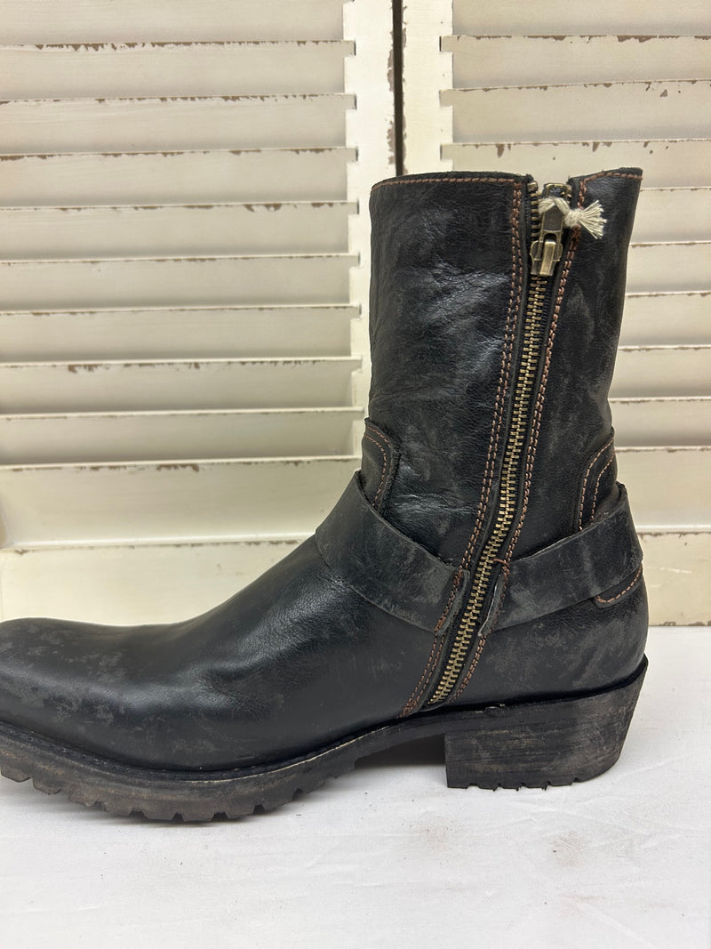 Liberty Black - 71108 Josh Black