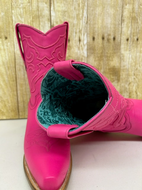 Corral - Z5137 Fuchsia Embroidery