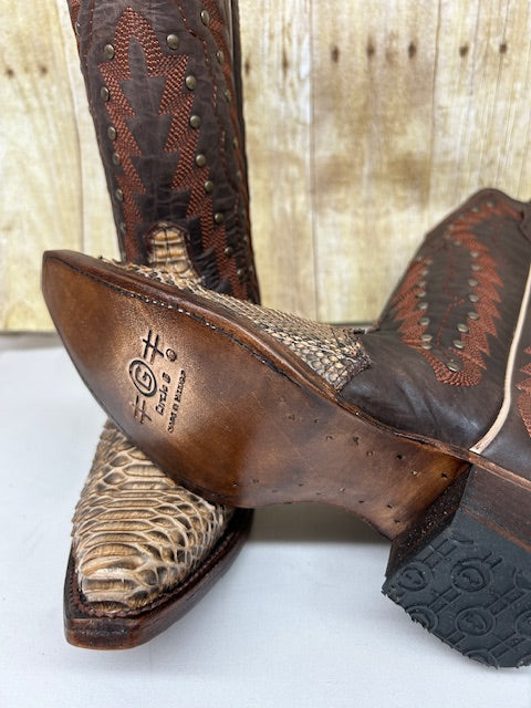Corral - L6045 Ld Brown Python with embroidery and studs