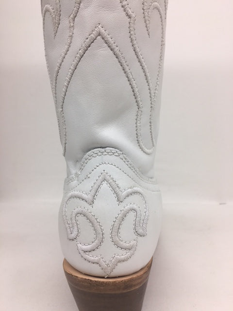 Corral - Z5046 White Embroidery