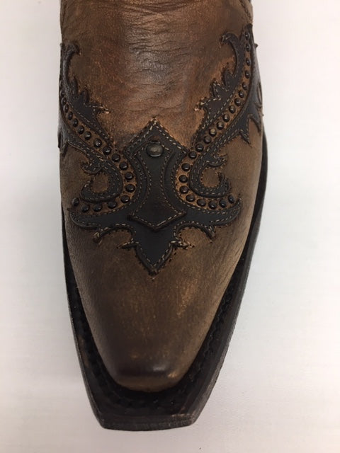 Corral - 1382 Studs & Overlay