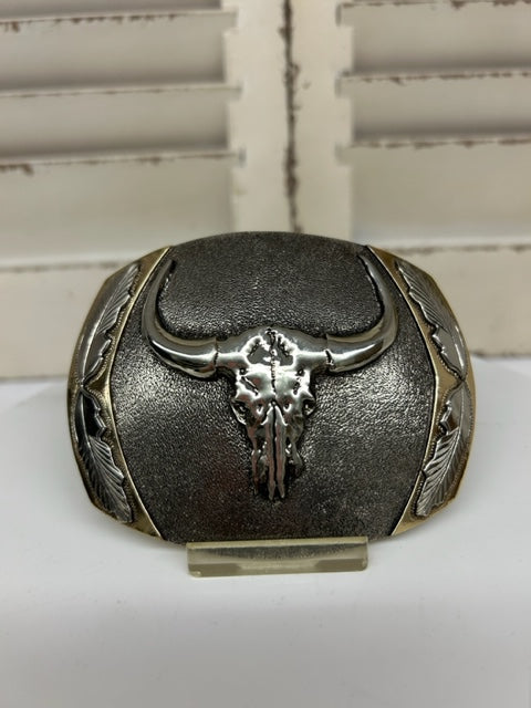 Bootmaster- HC5002  "Big Horn"  Longhorn Skull with Feathers